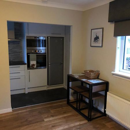 דירות טרון Ideally Located Modern Flat מראה חיצוני תמונה
