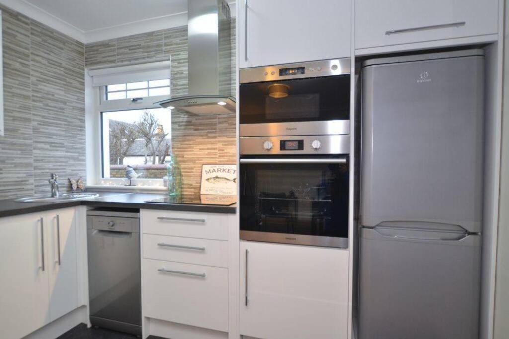 דירות טרון Ideally Located Modern Flat מראה חיצוני תמונה