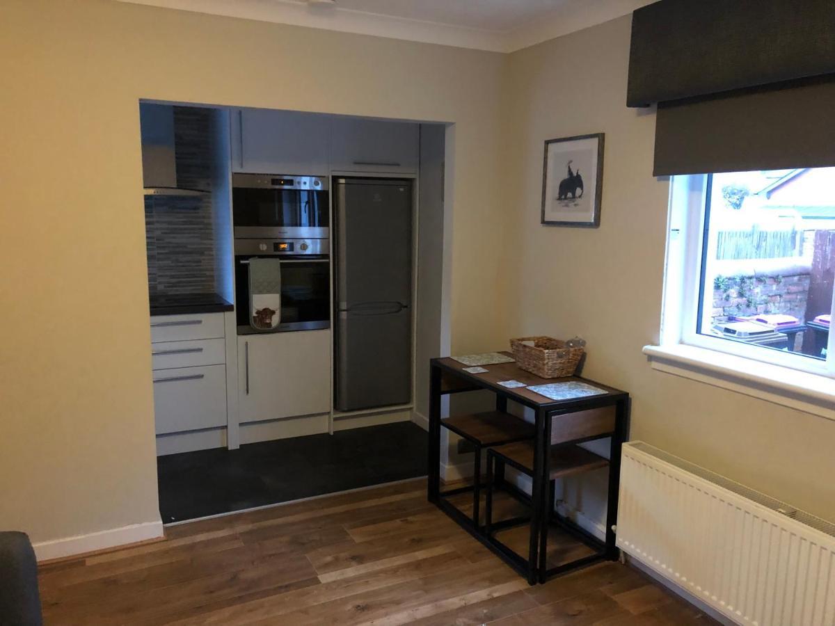 דירות טרון Ideally Located Modern Flat מראה חיצוני תמונה